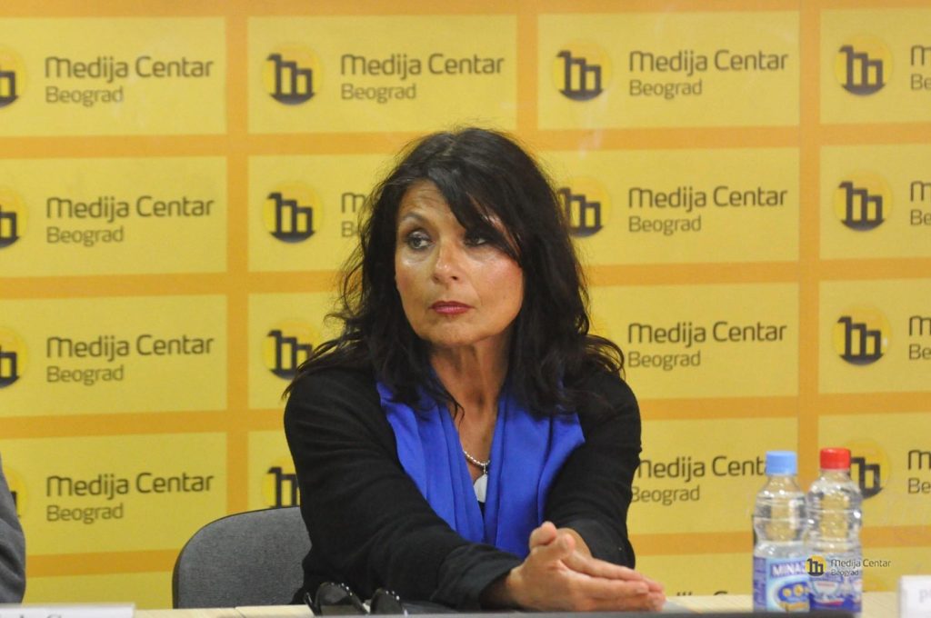 Dekanka Filološkog fakulteta u Beogradu Iva Draškić Vićanović trebalo bi da 21. oktobra bude saslušana pred Prekršajnim sudom zbog prijave Prosvetne inspekcije.