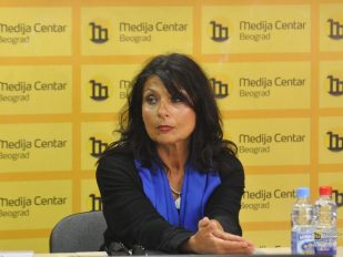 Dekanka Filološkog fakulteta u Beogradu Iva Draškić Vićanović trebalo bi da 21. oktobra bude saslušana pred Prekršajnim sudom zbog prijave Prosvetne inspekcije.