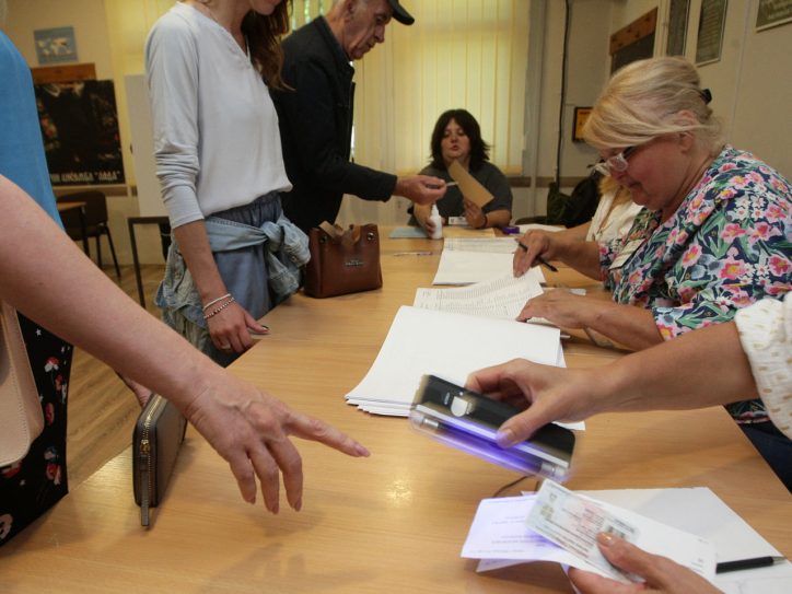 Glasanje, glasačko mesto