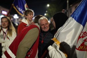 Novopazarski studenti se Mrčajevcima ljube i grle sa lokalnim stanovništvom