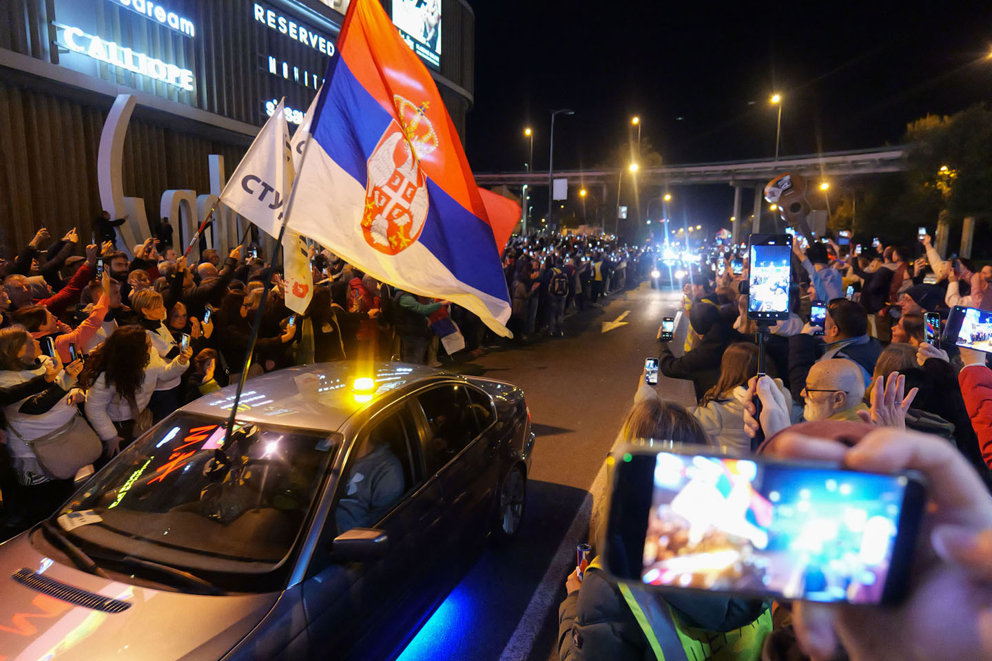 Hiljade Beograđana dočekalo studente iz Novog Pazara