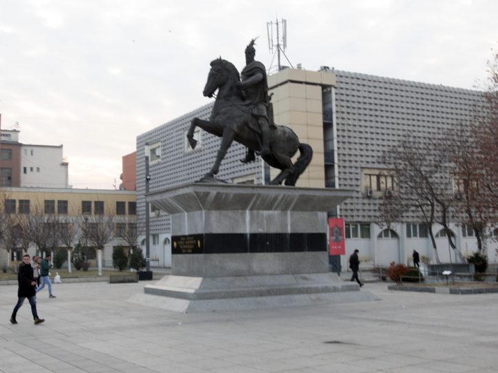 Spomenik Đurađu Kastriotu Skenderbegu u Prištini.