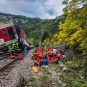Spasioci zbrinjavaju povređene u železničkoj nesreći u istočnoj Slovačkoj