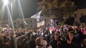 Veliki broj Čačana aplauzom je pozdravio sudente koji pešače u akciji „16 dana za 16 žrtava.