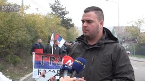 „Mi znamo najbolje kako se voli i poštuje Srbija i da pokažemo svima da ćemo da istrajemo ovaj put", poručuju Srbi sa Kosova koji su krenuli pešice u Novi Sad kako bi podržali predsednika Srbije Aleksandra Vučića.