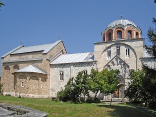 Studenti Državnog univerziteta u Novom Pazaru neplanirano su, na putu ka Novom Sadu, konačili u manastiru Studenica.