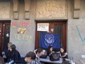 Protest ispred pete beogradske ginazije