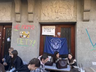 Protest ispred pete beogradske ginazije