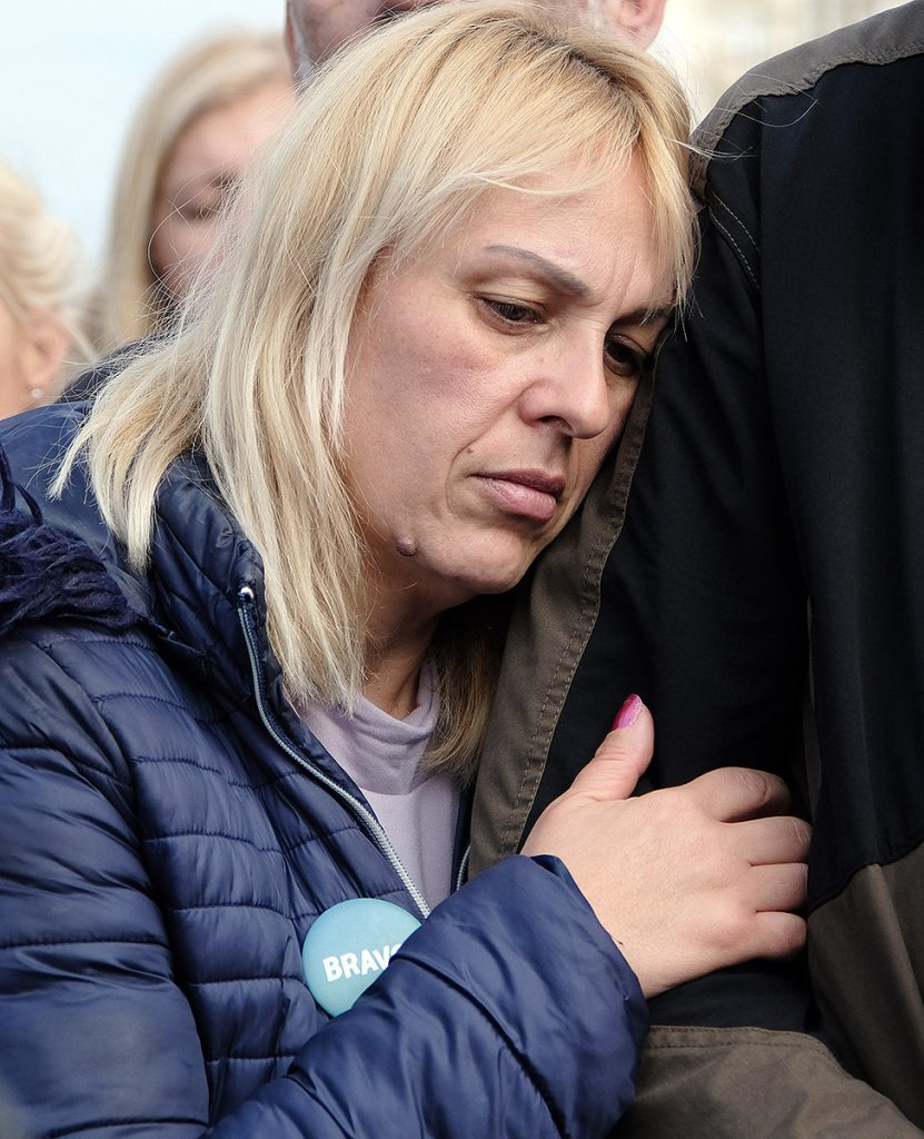 Iako u Srbiji trenutno čak troje ljudi štrajkuje glađu, stiče se utisak da su građani veoma indiferentni prema tom, najekstremnijem obliku mirnog protesta.