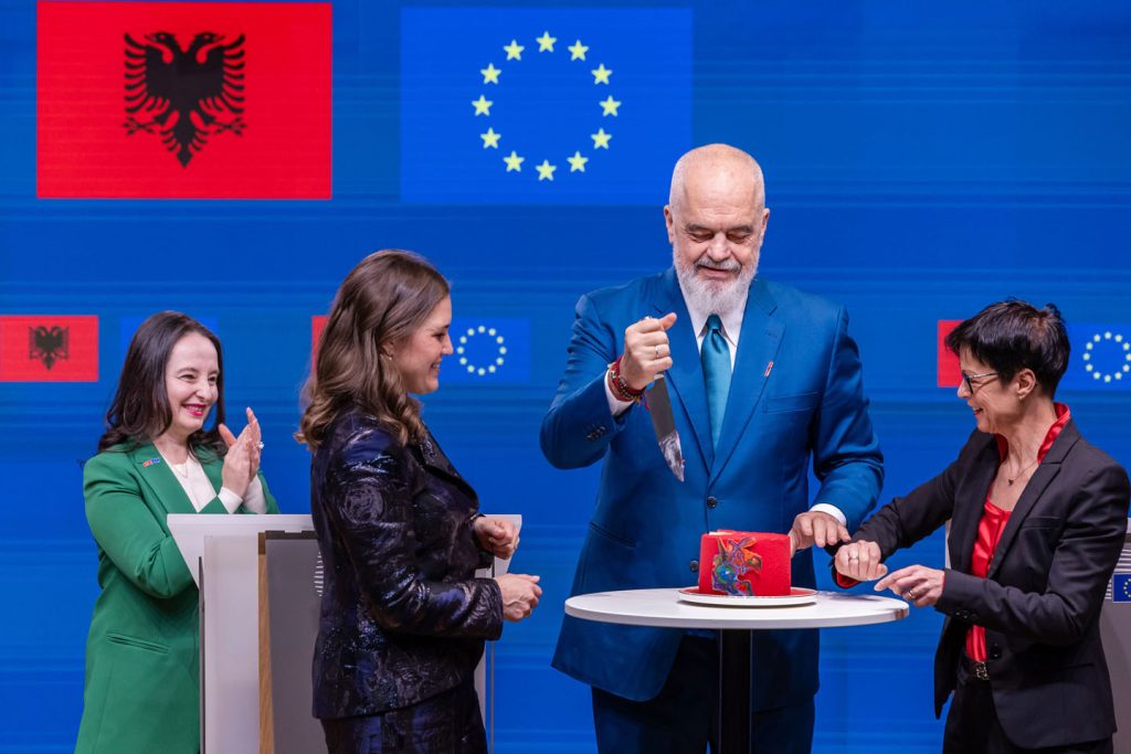 Edi Rama i Marta Kos
