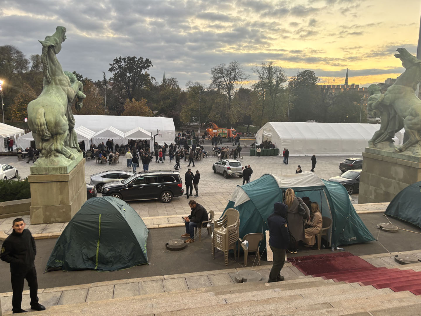 Šatorsko naselje ispred Narodne skupštine