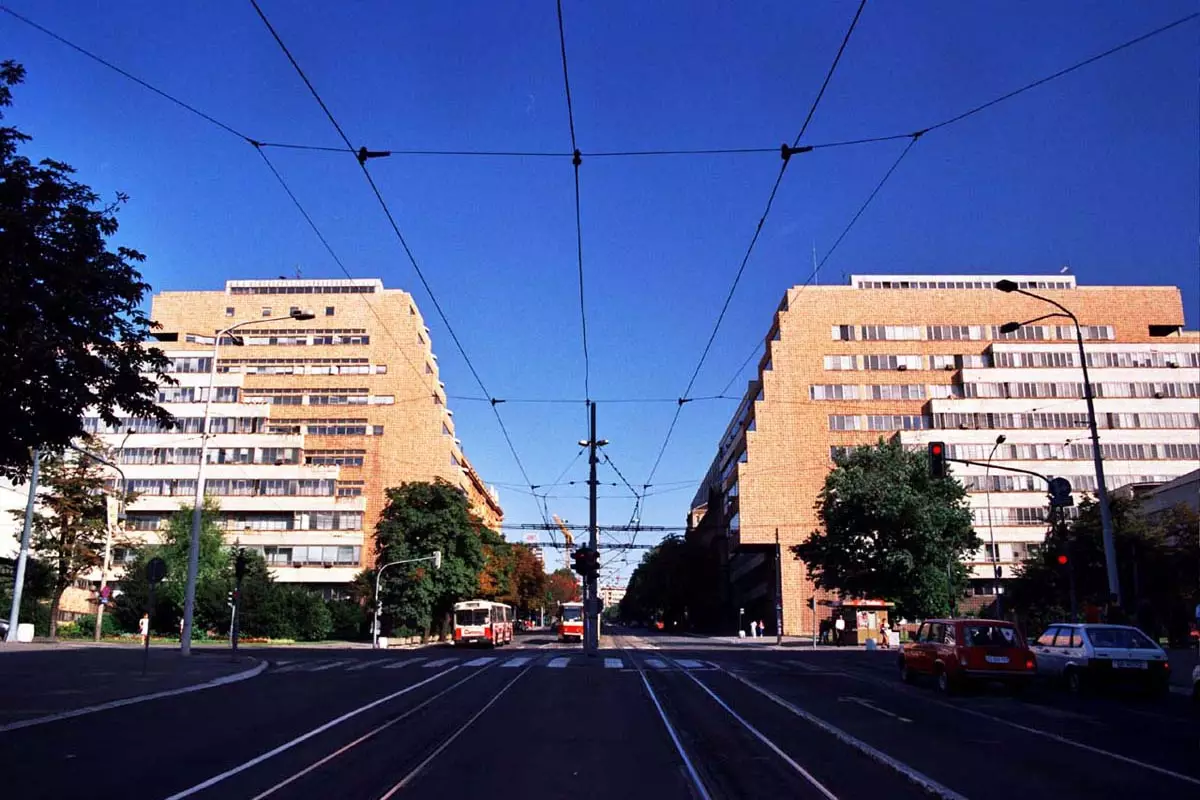 Iz nacrta izmena Plana generalne regulacije vidi se da bi prostori koji su bili zagarantovani kao zajednički mogli preko noći da postanu slobodni za komercijalne projekte.