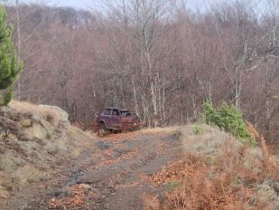 Fotografija koju je objavio Ninić na svom Iks nalogu uz tvrdnju da je u pitanju Vukašinovićev automobil