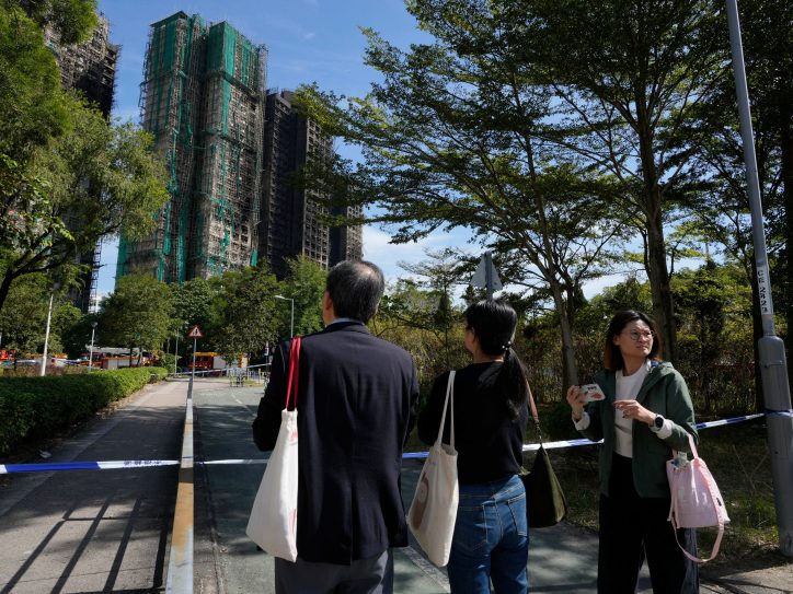 Očekuje se da će poslednja pretraga zgrada koje su planule u jednom od najsmrtonosnijih požara u Hongkongu biti završena kasnije u petak.