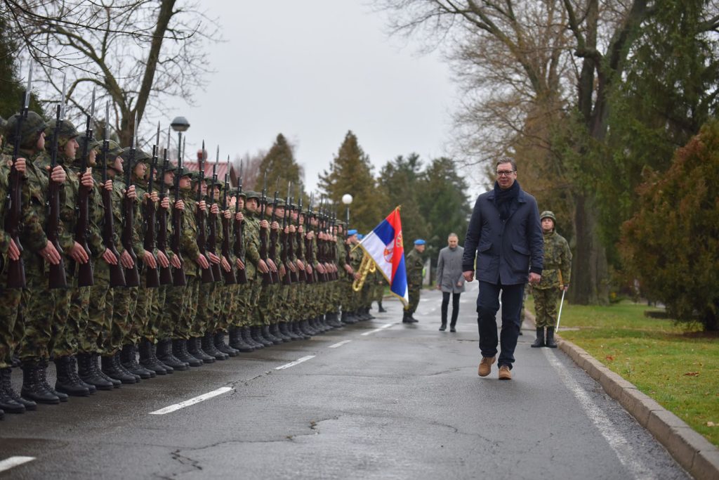 Predsednik Srbije Aleksandar Vučić vrši smotru jedinice Vojske Srbije