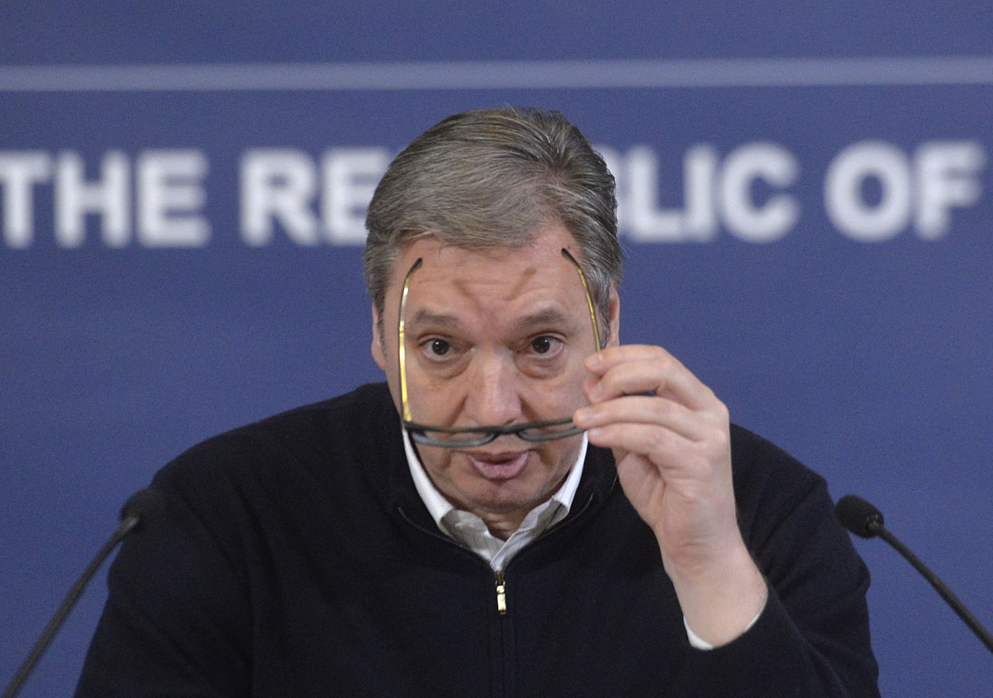 „U rusofilski projektovanom društvu procenjeno je da je za vlast manja šteta ukoliko bi Rafinerija u Pančevu prestala da radi, od političke štete nastale ako bi Srbija preuzela NIS.”