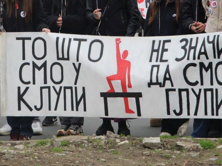 Učenici više novosadskih srednjih škola bojkotovaće u sredu nastavu kao znak podrške Dijani Hrki, Milomiru Jaćimoviću i njegovom sinu, a njihovom vršnjaku, Milanu Jaćimoviću.