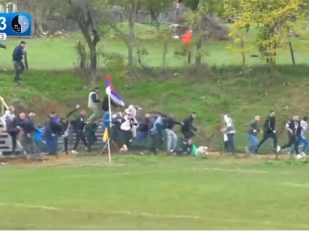 U Srbiji je tokom proteklog vikenda zabeležen niz nasilnih incidenata na fudbalskim utakmicama. Pesnice su sevale uzduž i popreko.