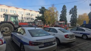 protest poljoprivrednika pred PS u Bogatiću