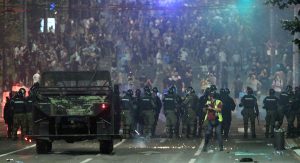 Žandarmerija i demonstanti u Beogradu