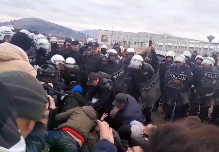Protest građana kod Podgorice – uhapšeno više od 20 osoba