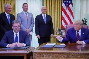 Predsednik Srbije Aleksandar Vučić u Ovalnoj sobi Bele kuće sa Donaldom Trampom