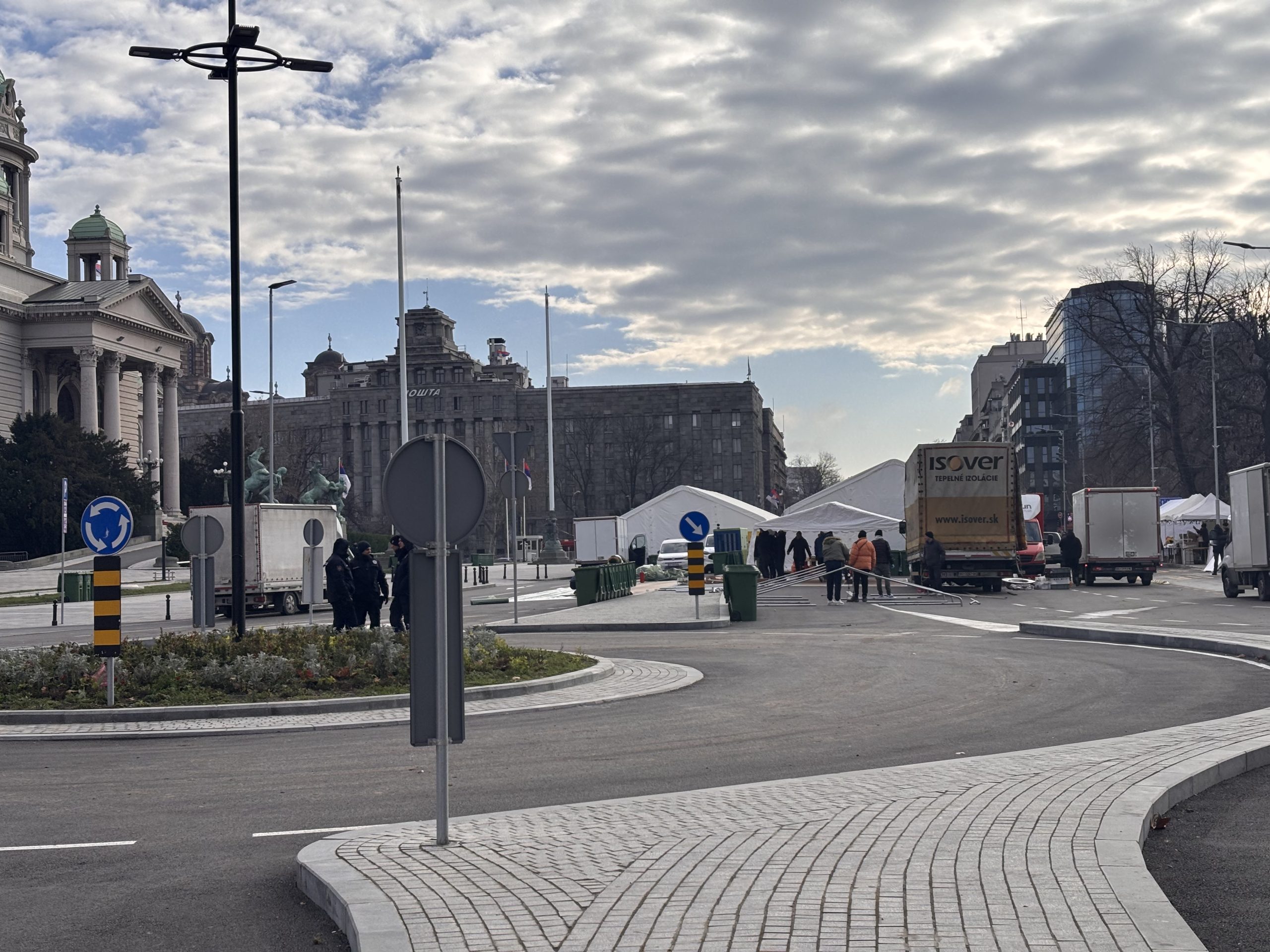 Beli šatori, konstrukcija uklonjenog