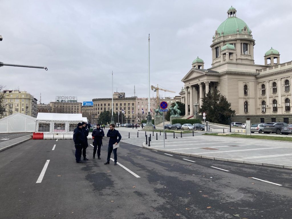 Plato ispred Skupštine Srbije