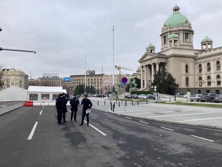 Plato ispred Skupštine Srbije