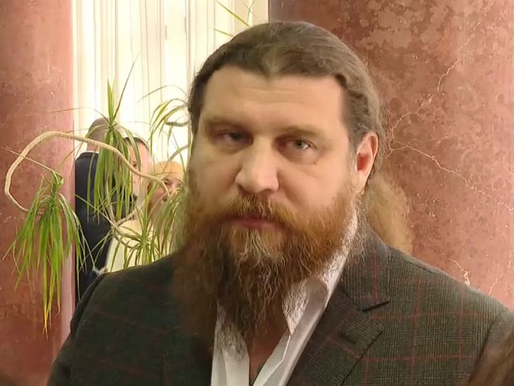 Vuka Raonića, pomoćnika gradonačelnika Novog Sada Žarka Mićina, novinari prepoznali kao napadača na snimatelja Juronjuz Srbija Mirka Todorovića.