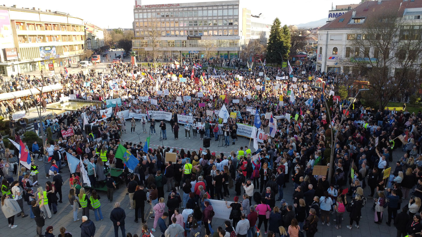 Protest prosvetnih radnika u Čačku