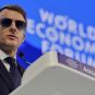 Emanuel Makron, francuski predsednik, za govornicom u Davosu