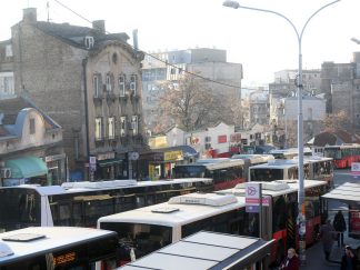 Veliki broj autobusa zaglavljenih u ulici