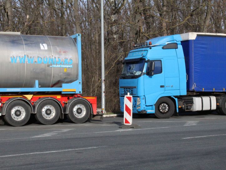 Kamioni blokiraju granične prelaze