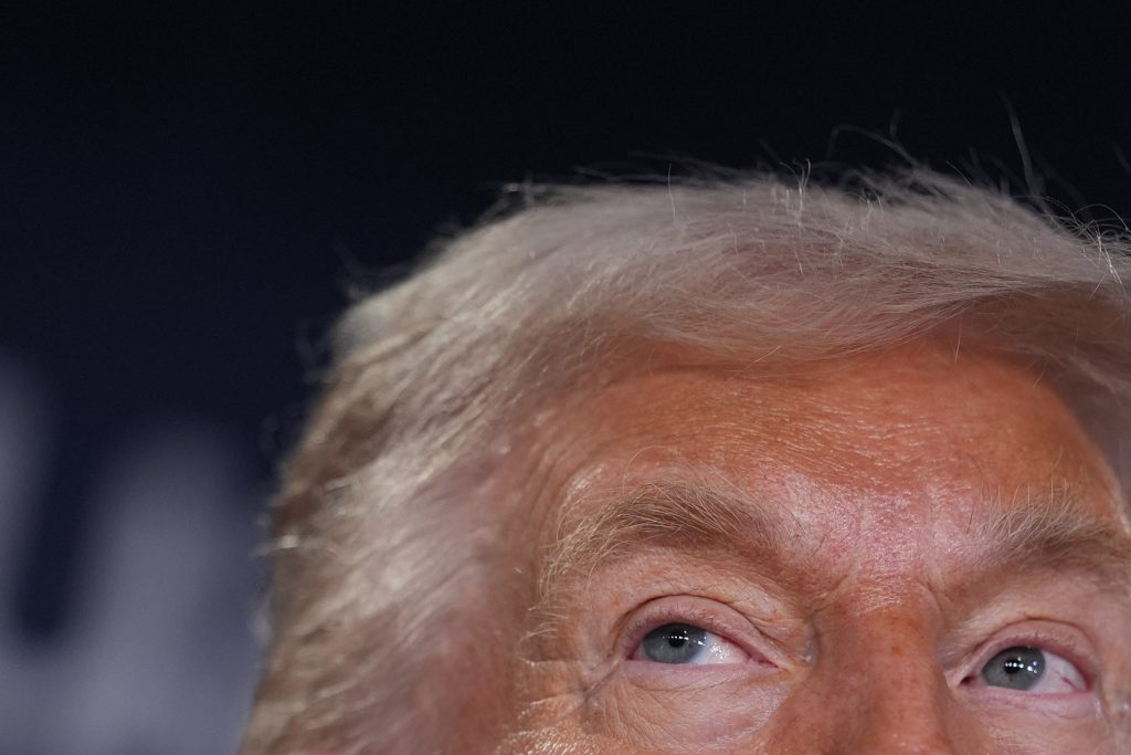 Tramp ponovio pretnje oko Grenlanda