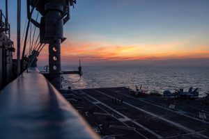 Nosač aviona sve bliži Iranu