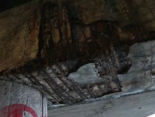 Pukotine na konstrukciji na Autokomandi