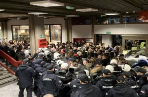 Policijska intervencija protiv studenata