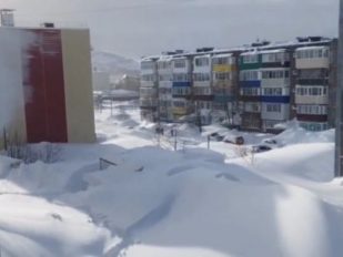 Zgrade zarobljenje visokim nanosima snega