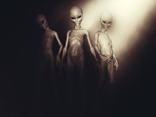 Tri vanzemaljca pretećeg izgleda