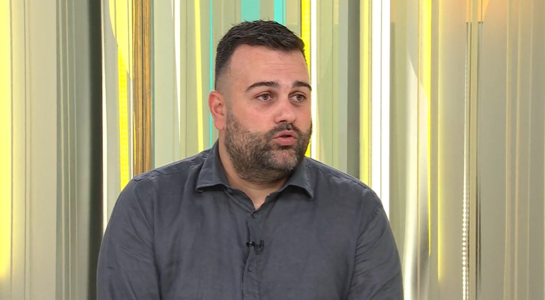 Urednik deset prorežimskih portala