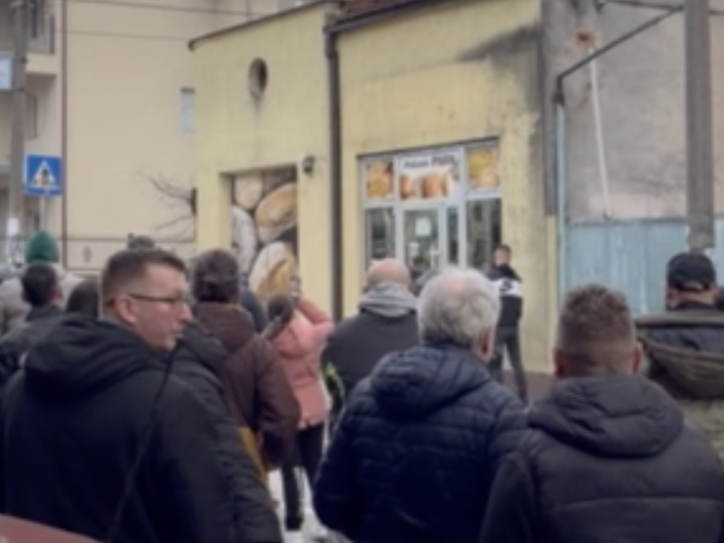 Protest ispred pekare u Surdulici