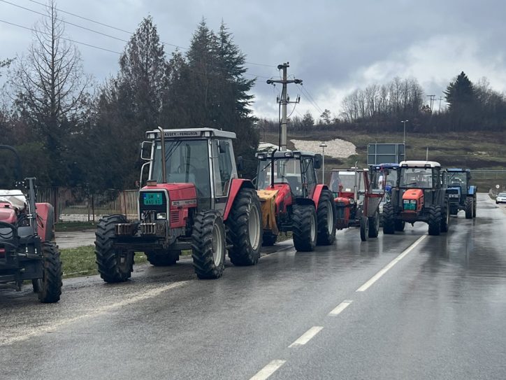 Protest und Blockade von Bauern in Takovo