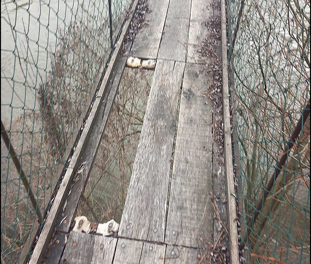 Viseći most u Ovčar Banji