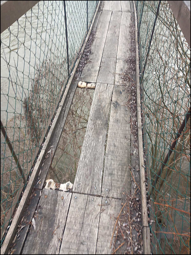 Viseći most u Ovčar Banji