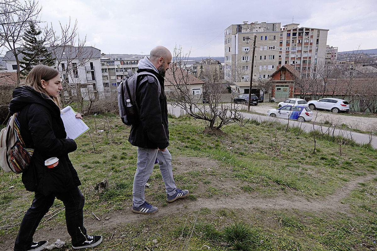 Od vrata do vrata s aktivistima u Boru