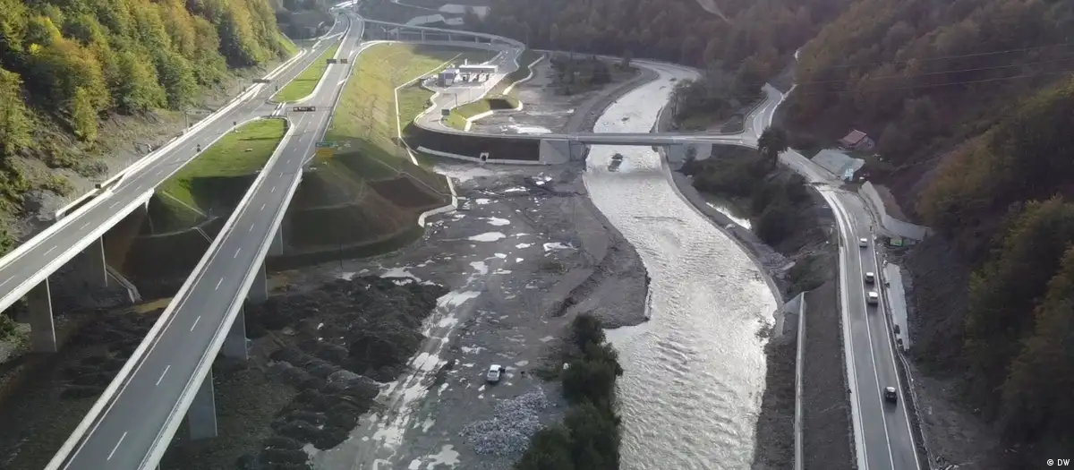 Auto-put u Crnoj Gori