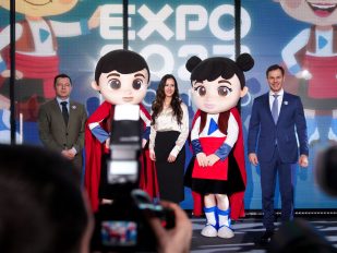 Maskote svetske izložbe Ekspo 2027 i ministar finansija Siniša Mali