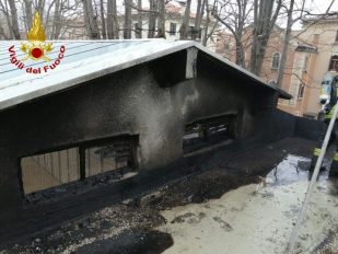 Požar na krovu paviljona Srbije u Veneciji