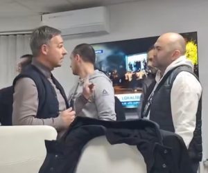 Policija tek u jedan posle ponoći izašla iz prostorija Narodnog pokreta Srbije